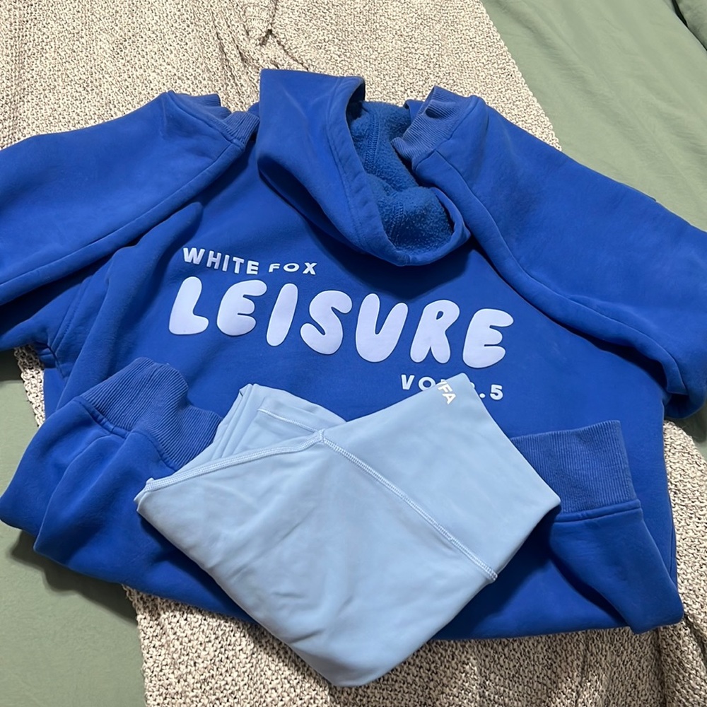 White fox sweatshirt & matching leggings SOLD AS A SET